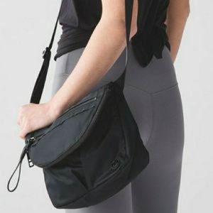 Lululemon Festival ll Bag